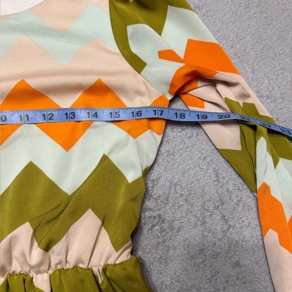 Gianni Bini long-sleeve dress with a geometric zig-zag pattern Size Medium - Picture 5 of 9